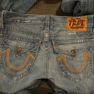 Mens True Religion Jeans size 32 waist. 32 length hem.Light color button pockets